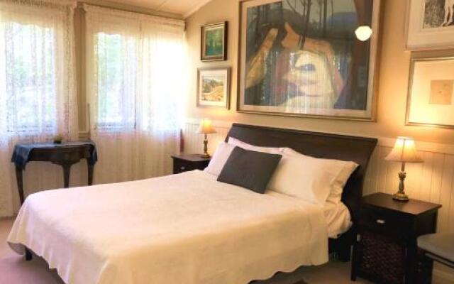 The Chalet Guesthouse And Studio