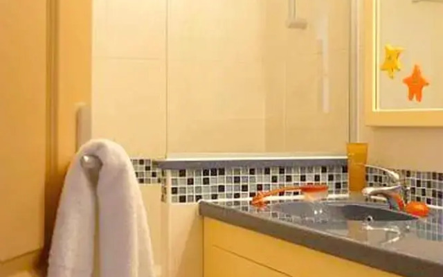 Studio in Saint-laurent-du-var, With Pool Access, Enclosed Garden and