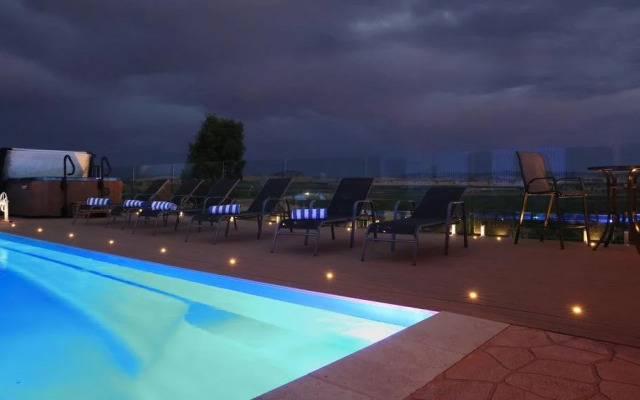 Everview Luxury Retreat