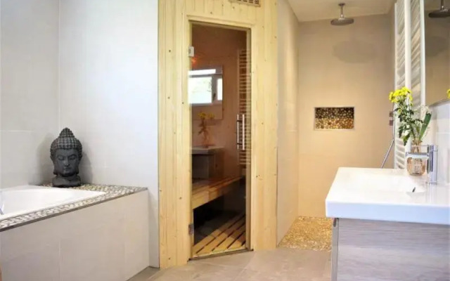 Vroonweg 34 sauna sunshower