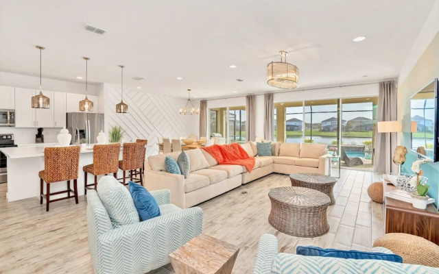 Upstay - Movie Mansion w Cinema-pool Hot Tub-games