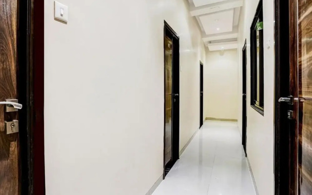 OYO 5352 Hotel Airport Metro