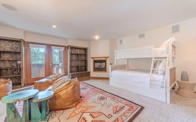 Grand Angel Fire Mountain Luxury ski Chalet