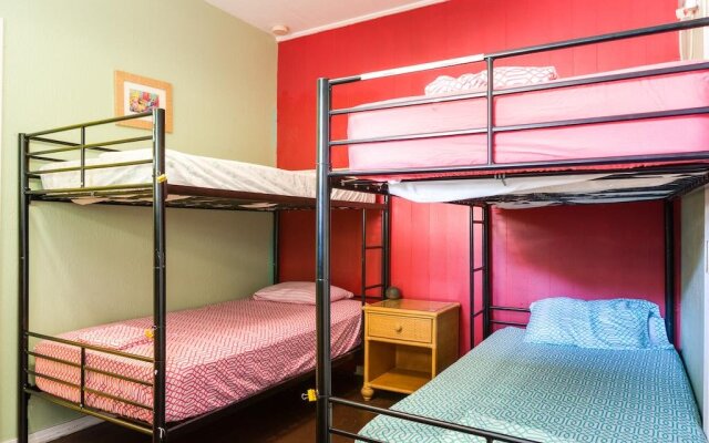 Lahaina's Last Resort Hostel