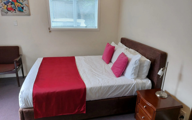 Eden Park Motel