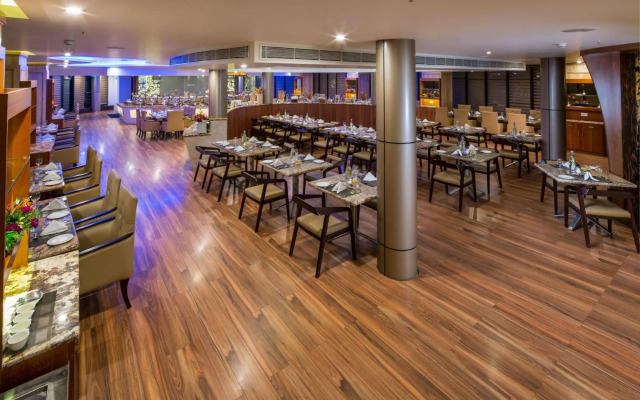 Clarks Exotica Convention, Resort & Spa