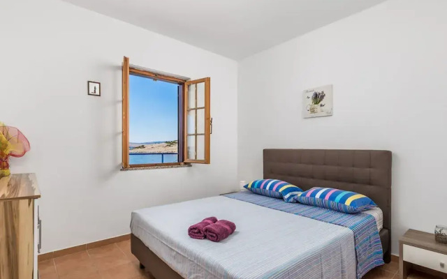 Sunny Beachfront Jablanac Apartments