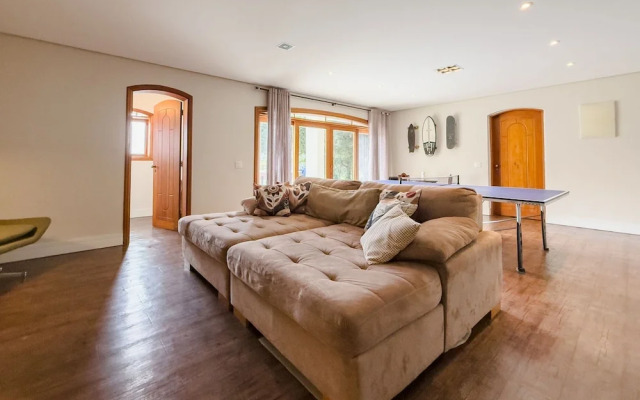 Refúgio de Alto Padrão na Granja Viana