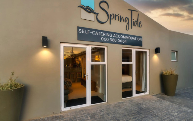 Spring Tide on 28 Main Struisbaai