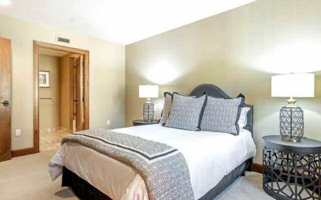 Platinum Vail Ritz-carlton 4 Bedroom Mountain Residence Just One Block From the Eagle Bahn Gondola