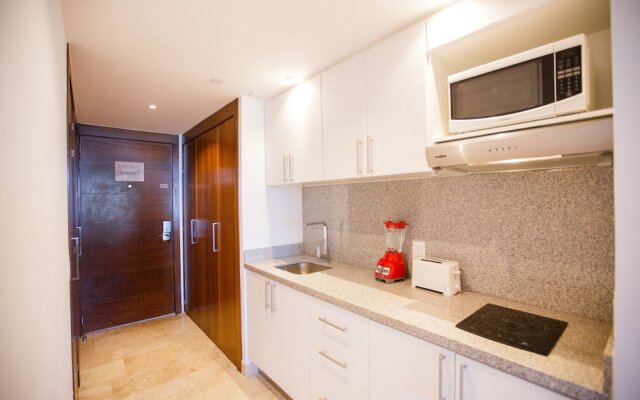 Bel Air 3314 1 BR by Casago