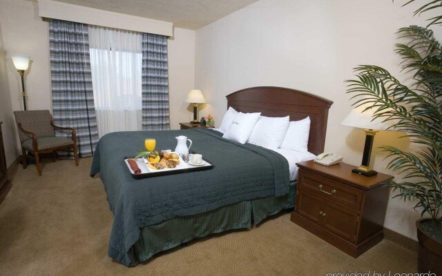 DoubleTree Suites by Hilton Charlotte - SouthPark