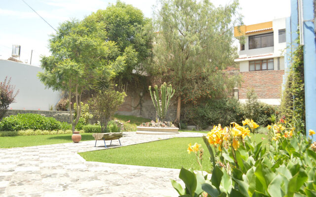 Las Mercedes Hostal Residencial