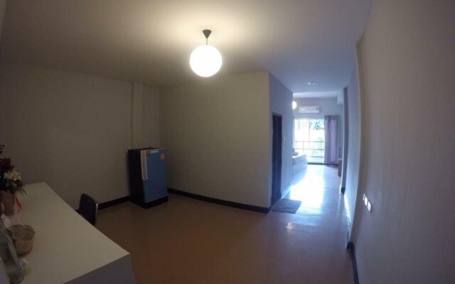 My Sweet Orange Tree Apartment