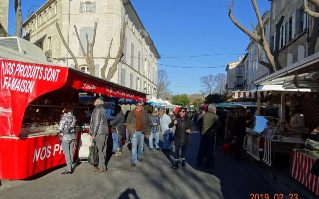 Proche Pézénas, très bel appartement, commerces