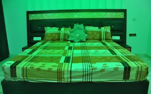 Waris Guest House Noida, Sec-30