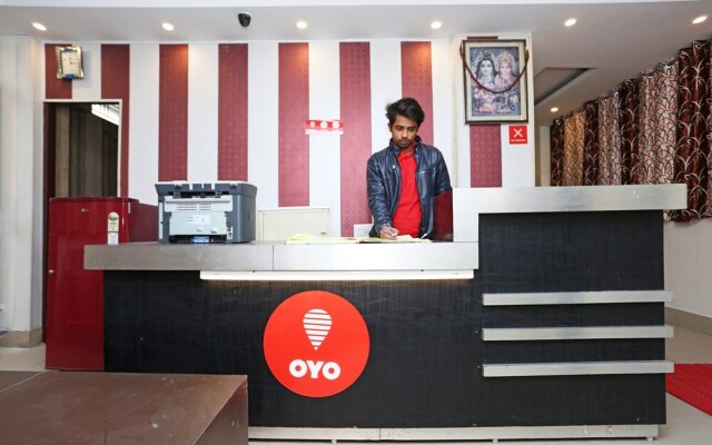OYO 11623 Hotel Shiva Palace