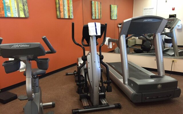 Holiday Inn Express Hotel & Suites Chicago-Algonquin by IHG