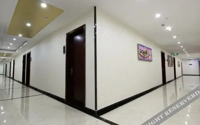 Yunya Hotel (Shenzhen Dalang Commercial Center Yuanfen Subway Station)