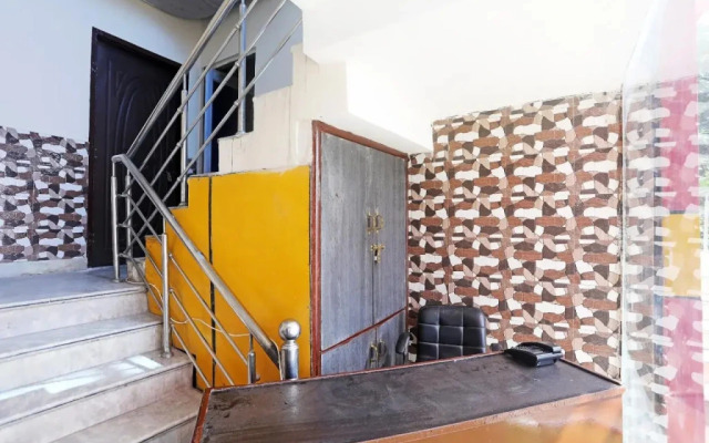 Oyo 17357 Hotel Royal Touch