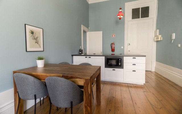 Adorable Apartments in Great Area