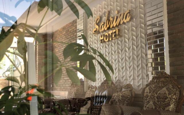 Sabrina Hotel