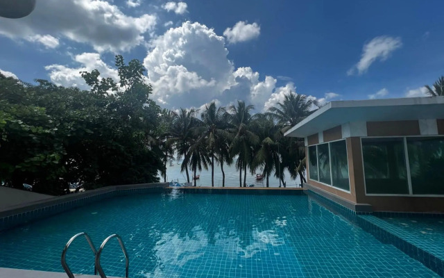Nana Chat Bangsaen Hotel