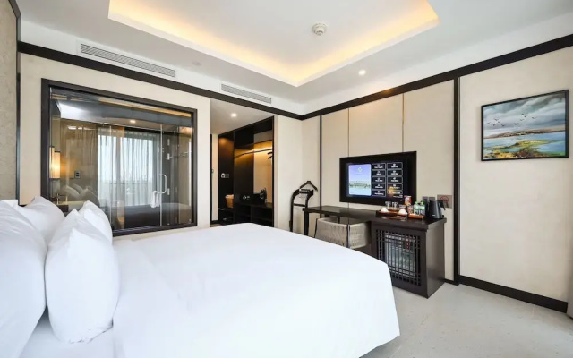 Emerald Ho Tram Resort