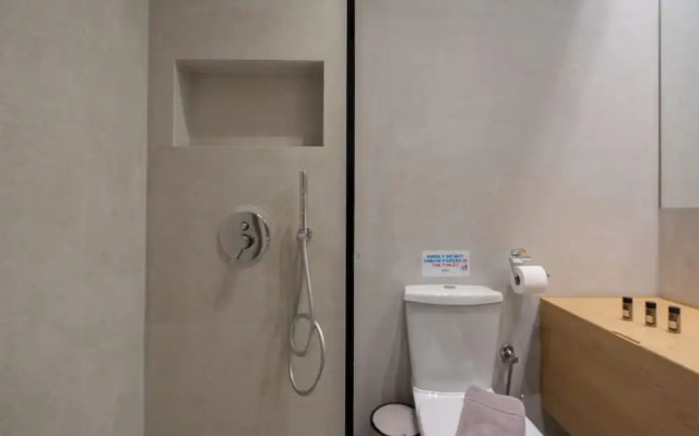 Modern apartment near Lycabettus hill with balcony