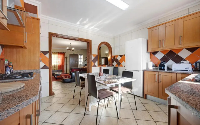 Friendly House
