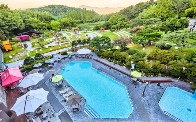 Kolon Hotel