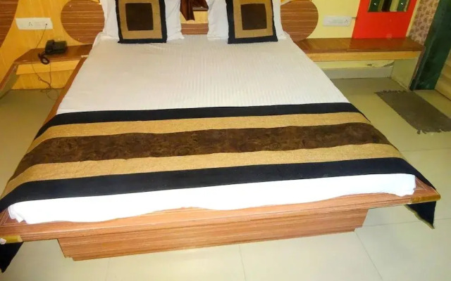 Hotel Raj Palace by Sky Stays