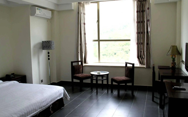 Yading Shanhui Holiday Hotel - Huizhou