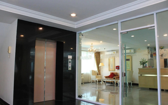 Romance Hotel Bangna (SHA Extra Plus)