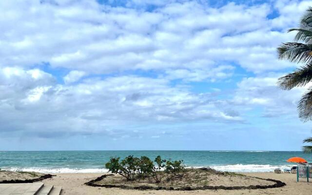 Luxurious Beachside 3-Br Apt
