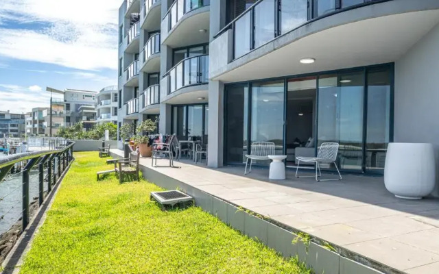 La Promenade Apartments