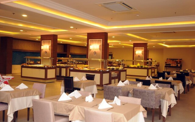 Insula Resort & Spa