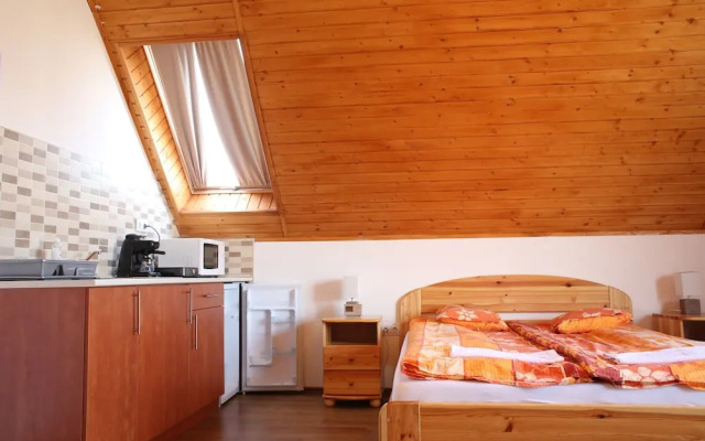 Szabolcs Apartments