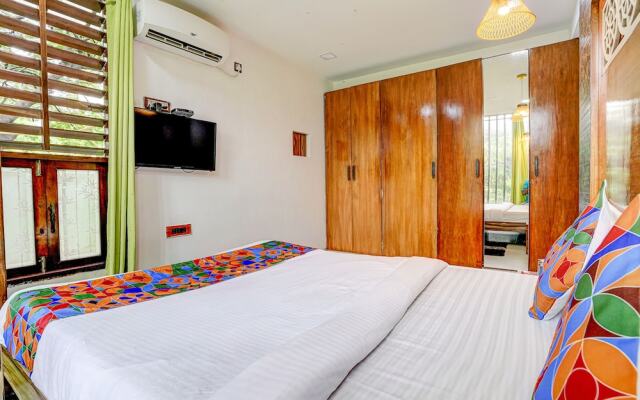 Fabhotel Vardhan House