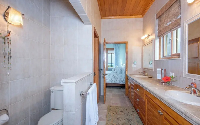 Seven Palms Serenity: Beachfront Oasis