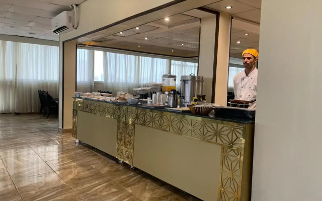 Holidays Express Hotel