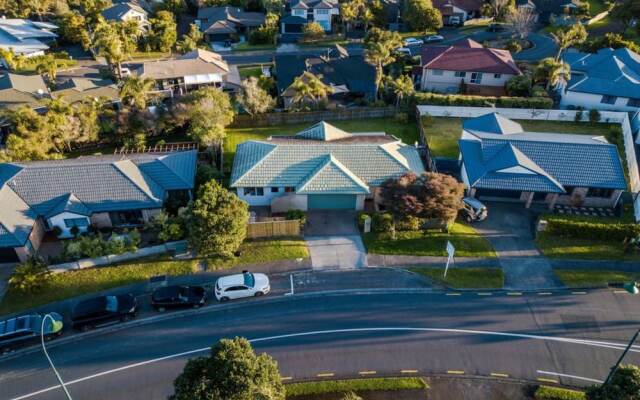Windsor Park Spacious & Modern 3 bedrooms House