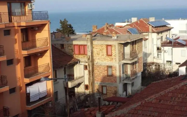 Zlatevi Guest House