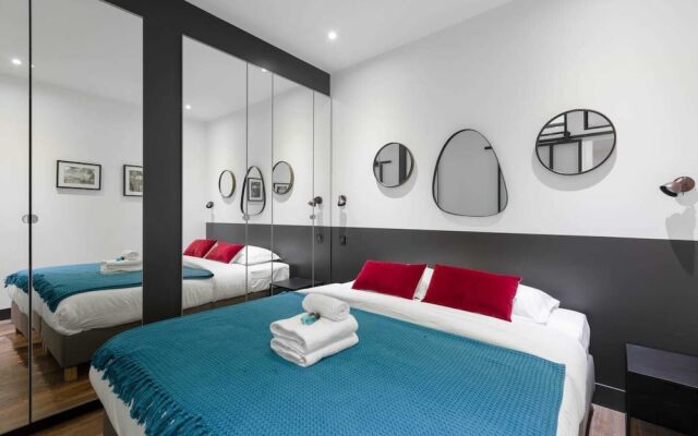 Exquisite Apartment in the Historical 7th District