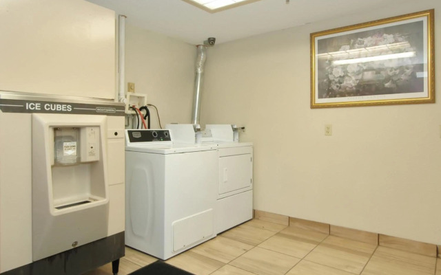 Red Roof Inn PLUS+ Chicago - Hoffman Estates