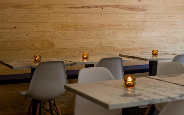 The 8 Downtown Suites