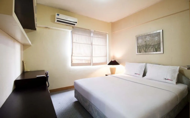RedDoorz Apartment @ Cilandak