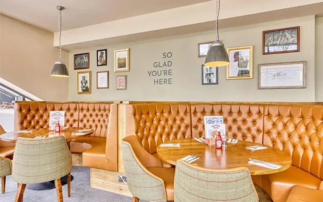 Premier Inn Milton Keynes - Willen Lake