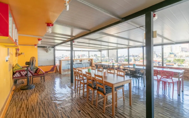 The Rooftop Residence Hostel