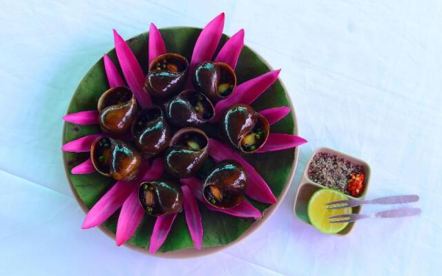 Lang Noi Tan Lap Hotel